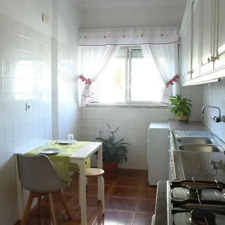 Mary's House * Carnaxide
